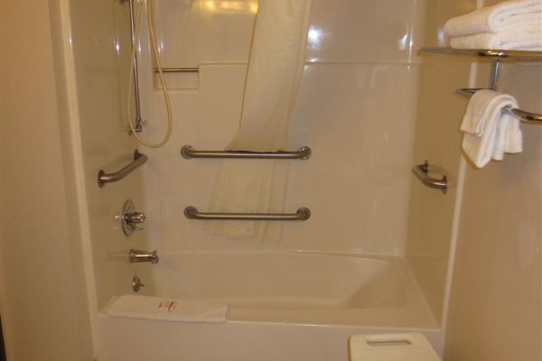 Americas Best Value Inn (Lawrence)